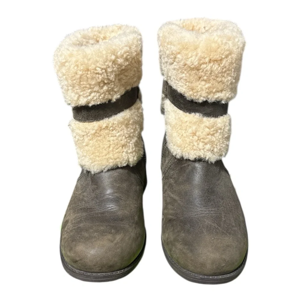 UGG Blayre Winter Ankle Boots Womens Size 7 Dark Olive Leather Sheepskin Cuff
